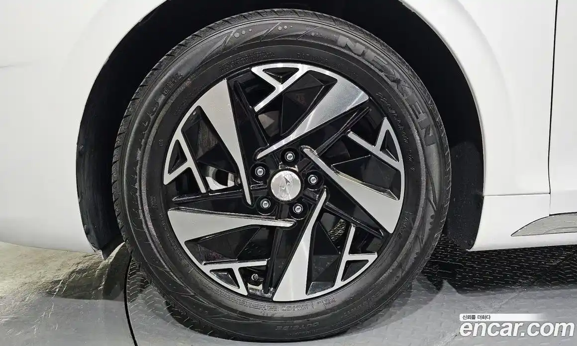 Hyundai Grandeur 2023 2.4 Автомат в Москве № 109626, фото 11