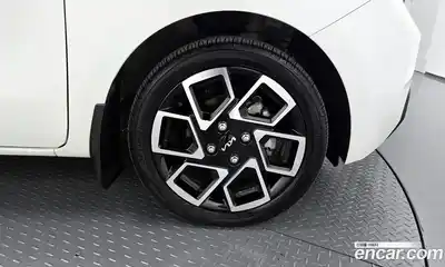 Kia Ray 2024 1.0 Автомат в Москве № 115497, миниатюра 2