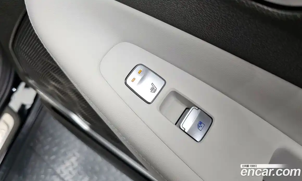 Hyundai Santa Fe 2023 1.6 Автомат в Москве № 115999, фото 17