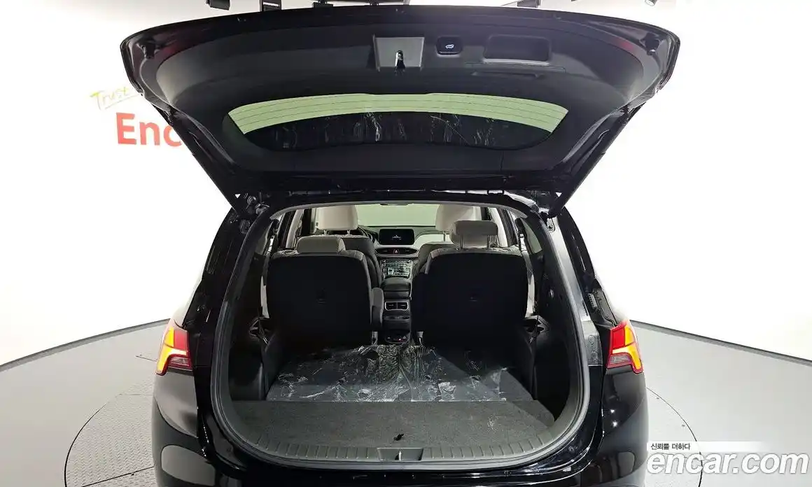 Hyundai Santa Fe 2023 1.6 Автомат в Москве № 115999, фото 5