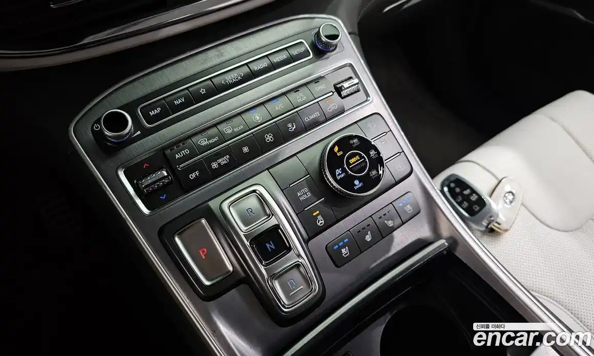 Hyundai Santa Fe 2023 1.6 Автомат в Москве № 115999, фото 6