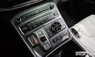 Hyundai Santa Fe 2023 1.6 Автомат в Москве № 115999, миниатюра 6