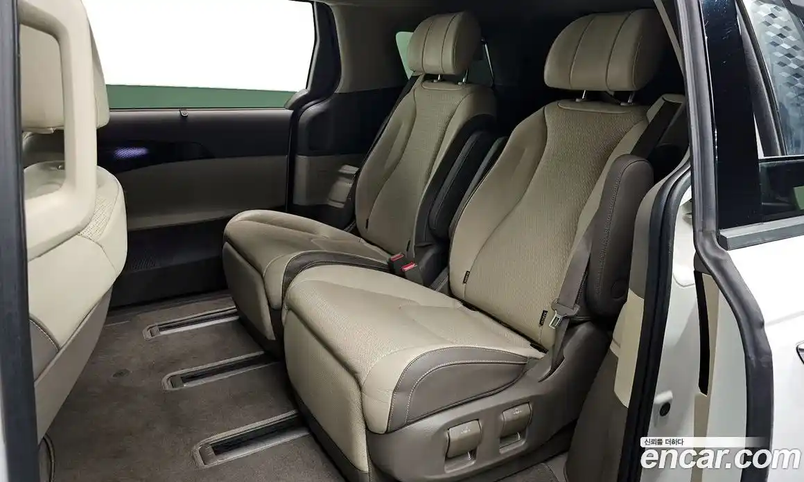 Kia Canival 2023 2.2 Автомат в Москве № 122024, фото 6