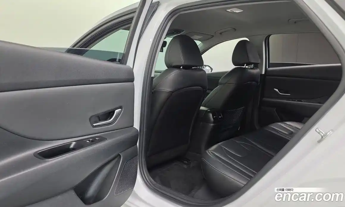 Hyundai Avante 2021 1.6 Автомат в Москве № 126493, фото 16