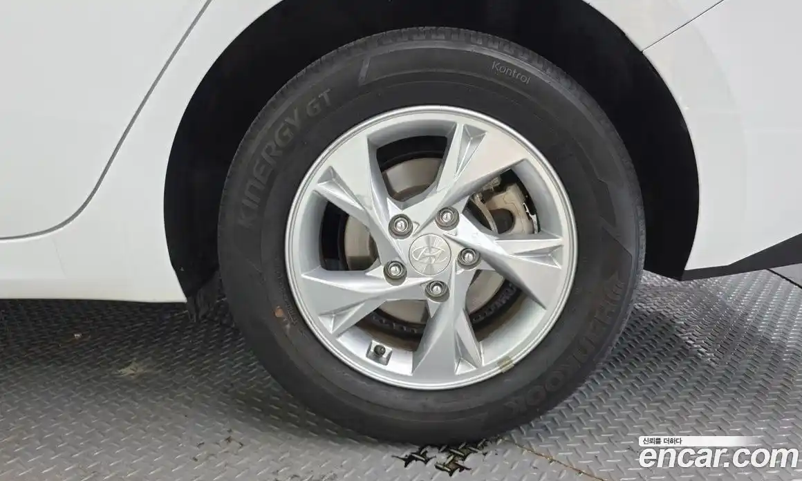 Hyundai Avante 2021 1.6 Автомат в Москве № 126493, фото 3