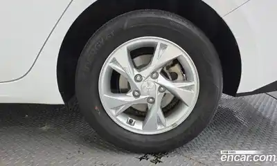 Hyundai Avante 2021 1.6 Автомат в Москве № 126493, миниатюра 3