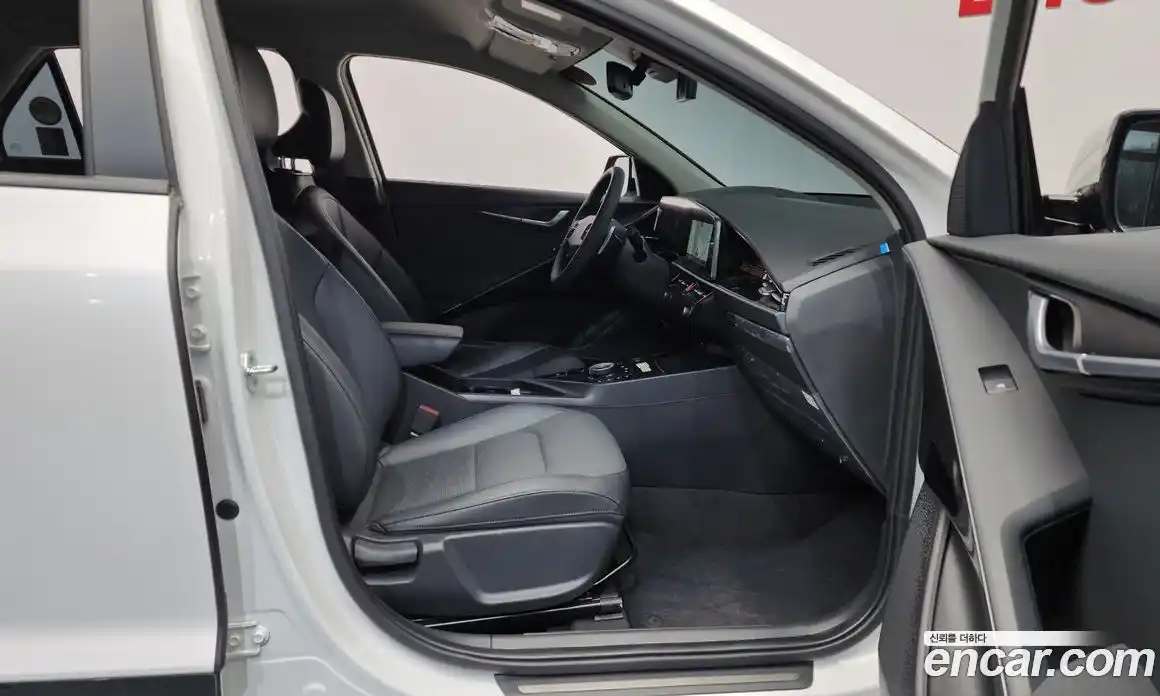 Kia Niro 2022 1.6 Автомат в Москве № 129323, фото 15