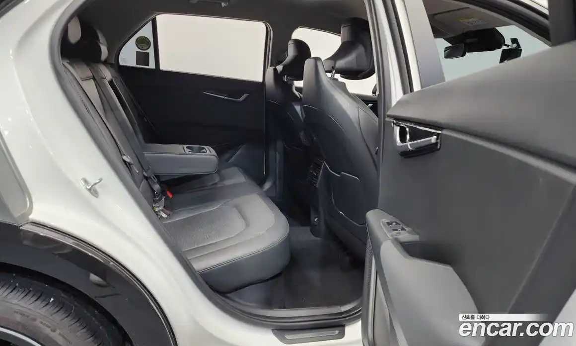 Kia Niro 2022 1.6 Автомат в Москве № 129323, фото 5