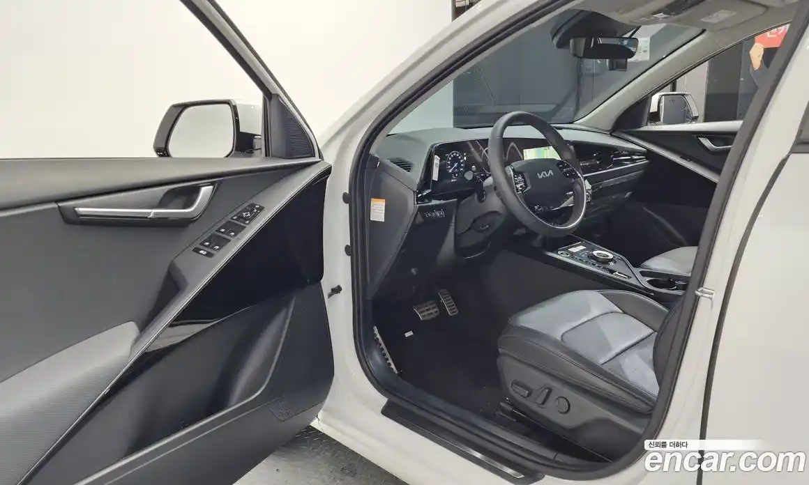 Kia Niro 2022 1.6 Автомат в Москве № 129323, фото 9