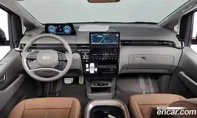 Hyundai Staria, 2025