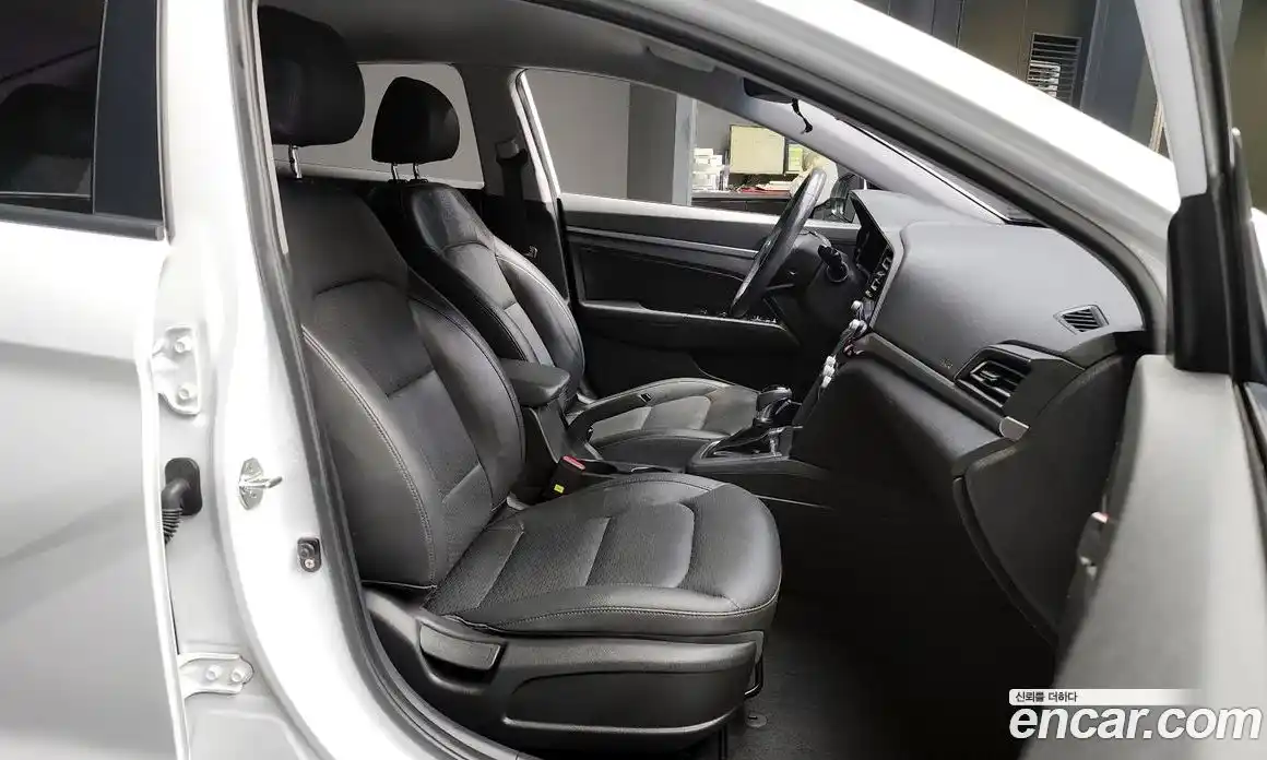 Hyundai Avante 2019 1.6 Автомат в Москве № 130908, фото 5