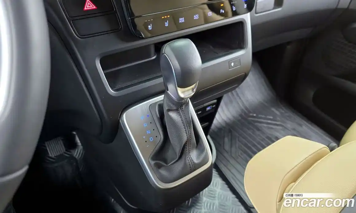 Hyundai Staria 2024 3.5 Автомат в Москве № 130996, фото 11