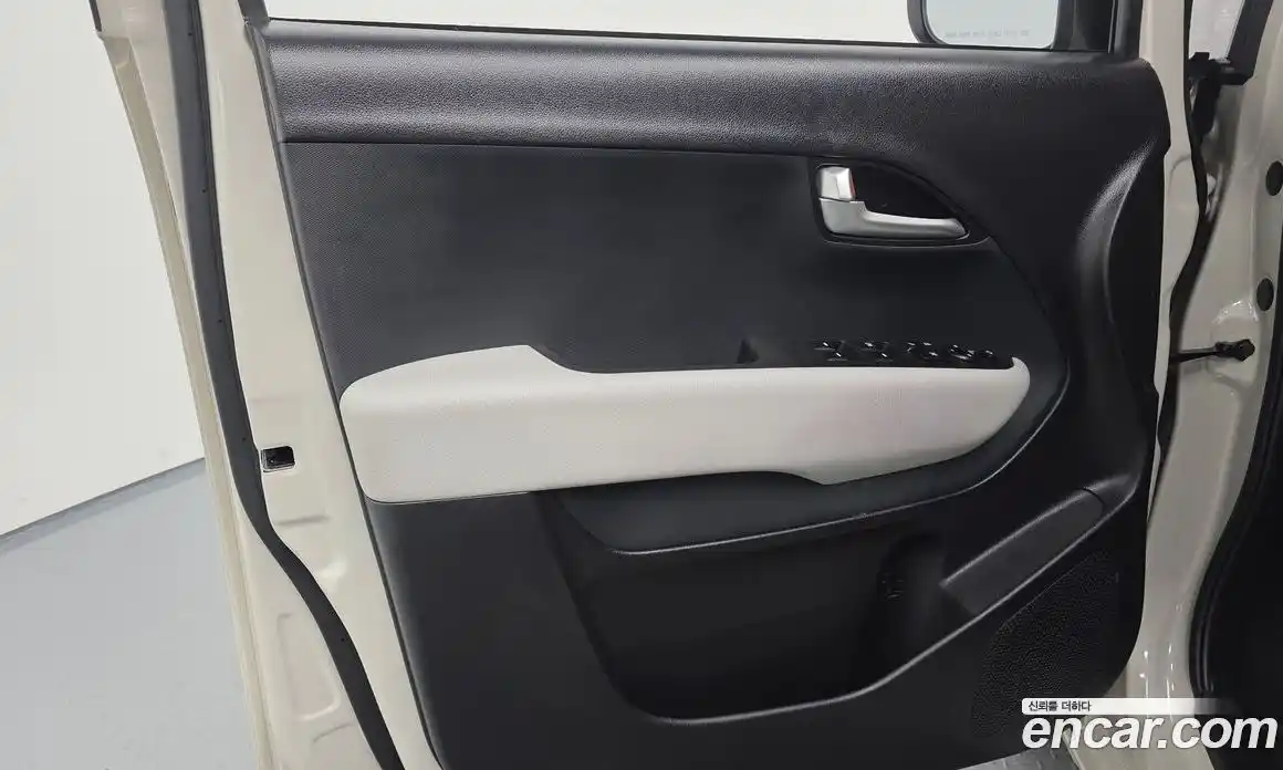 Kia Ray 2023 1.0 Автомат в Москве № 131327, фото 19