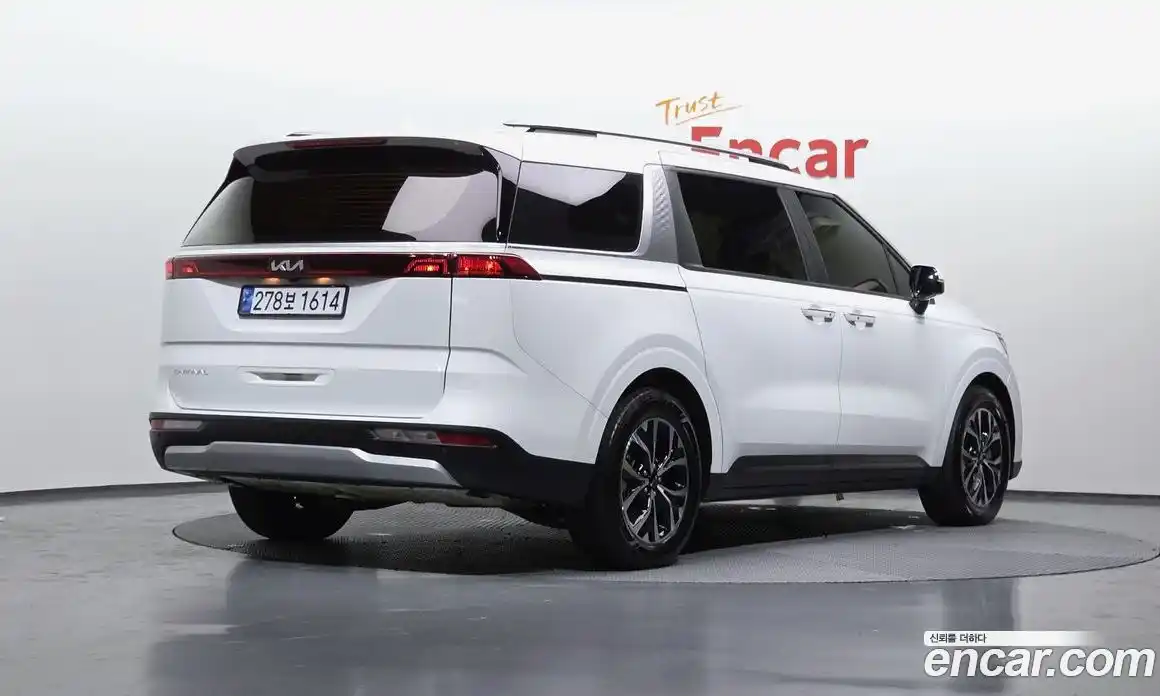 Kia Canival 2022 2.2 Автомат в Москве № 132123, фото 15