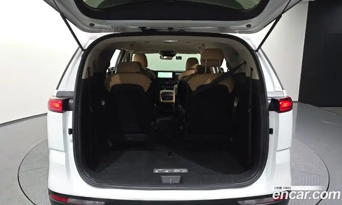 Kia Canival 2022 2.2 Автомат в Москве № 132123, фото 4