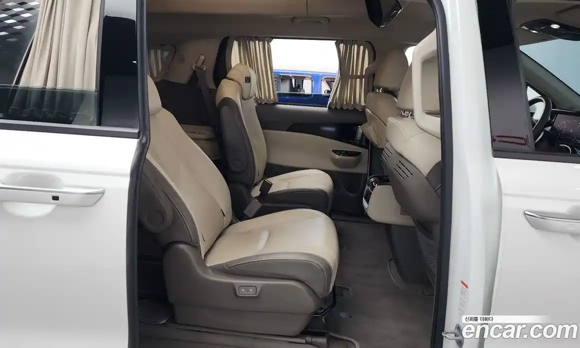 Kia Canival 2023 3.5 Автомат в Москве № 132695, фото 8