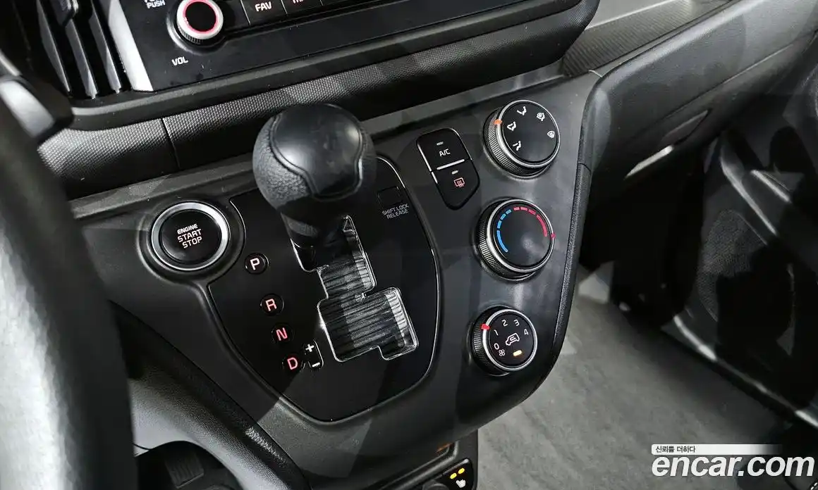 Kia Ray 2024 1.0 Автомат в Москве № 133456, фото 11