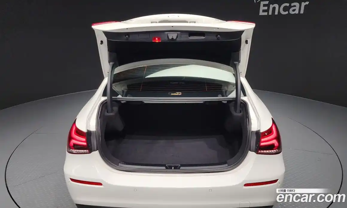 Mercedes-Benz A-Class 2021 2.0 Автомат в Москве № 137338, фото 12