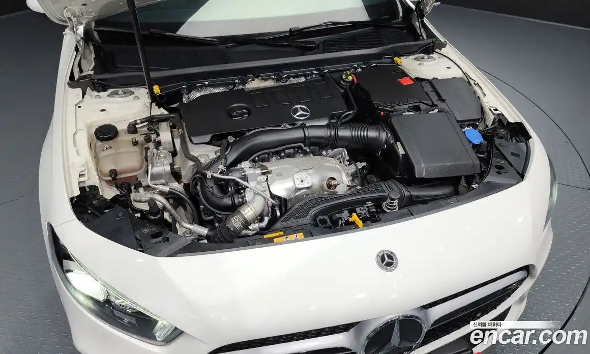 Mercedes-Benz A-Class 2021 2.0 Автомат в Москве № 137338, фото 15