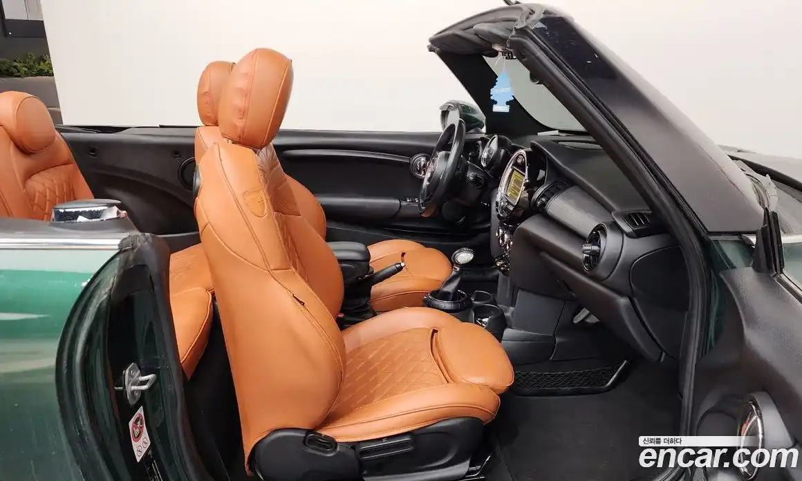 Mini Cooper Convertible 2016 1.5 Автомат в Москве № 139675, фото 12