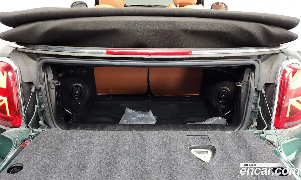 Mini Cooper Convertible 2016 1.5 Автомат в Москве № 139675, фото 19