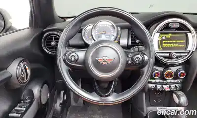 Mini Cooper Convertible 2016 1.5 Автомат в Москве № 139675, миниатюра 8