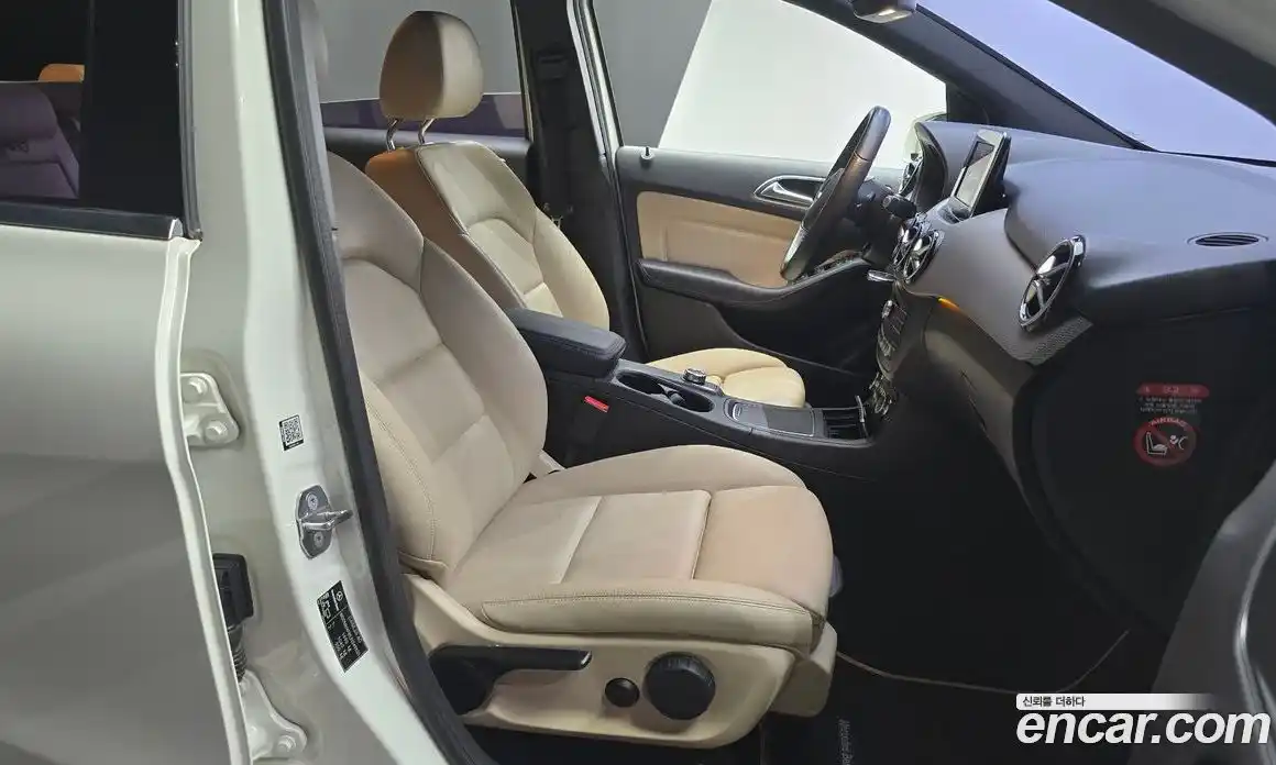 Mercedes-Benz B-Class 2018 2.0 Автомат в Москве № 143145, фото 18