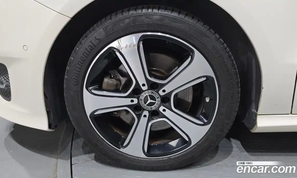 Mercedes-Benz B-Class 2018 2.0 Автомат в Москве № 143145, фото 20