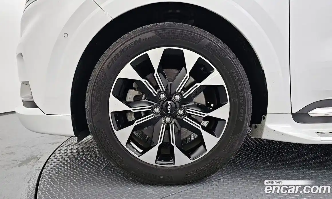 Kia Canival 2023 3.5 Автомат в Москве № 14781, фото 13