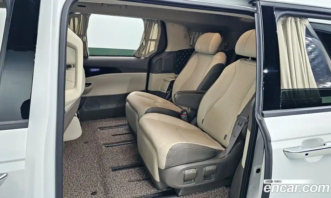 Kia Canival 2023 3.5 Автомат в Москве № 14781, фото 20