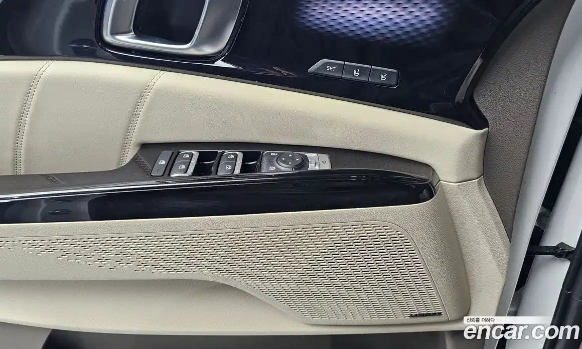 Kia Canival 2023 3.5 Автомат в Москве № 14781, фото 3