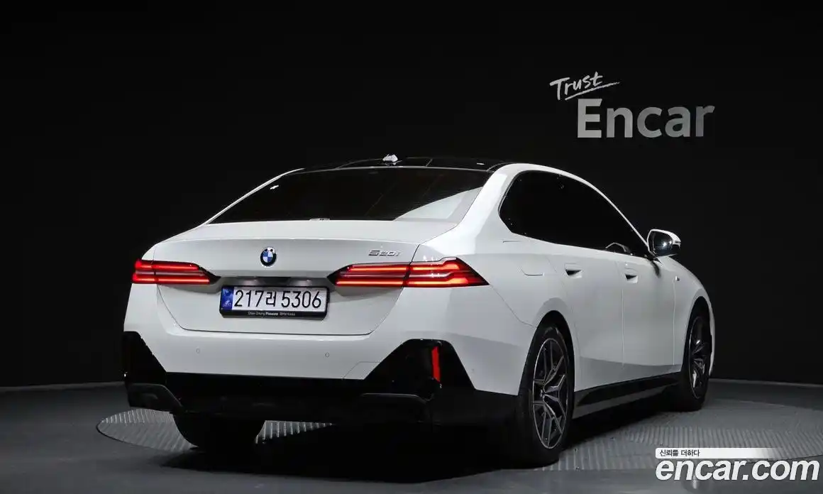 BMW 5-Series 2025 2.0 Автомат в Москве № 153481, фото 4