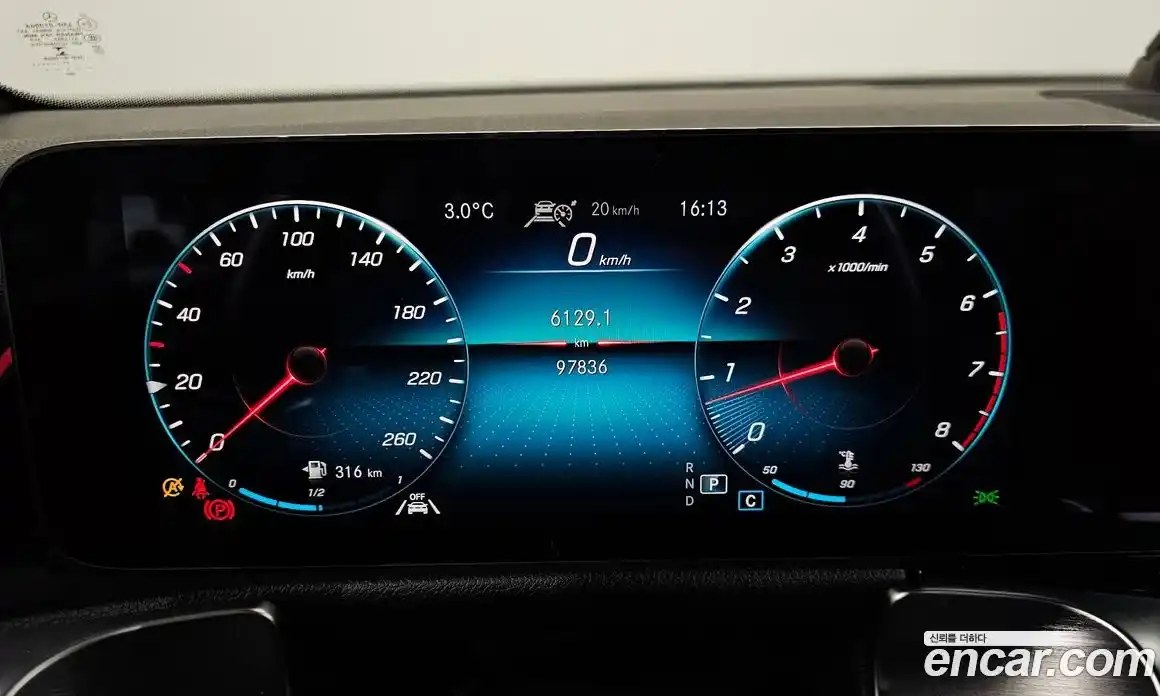 Mercedes-Benz GLB-Class 2021 2.0 Автомат в Москве № 160022, фото 10