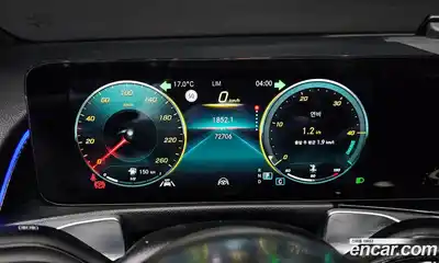 Mercedes-Benz GLB-Class 2022 2.0 Автомат в Москве № 161086, миниатюра 3