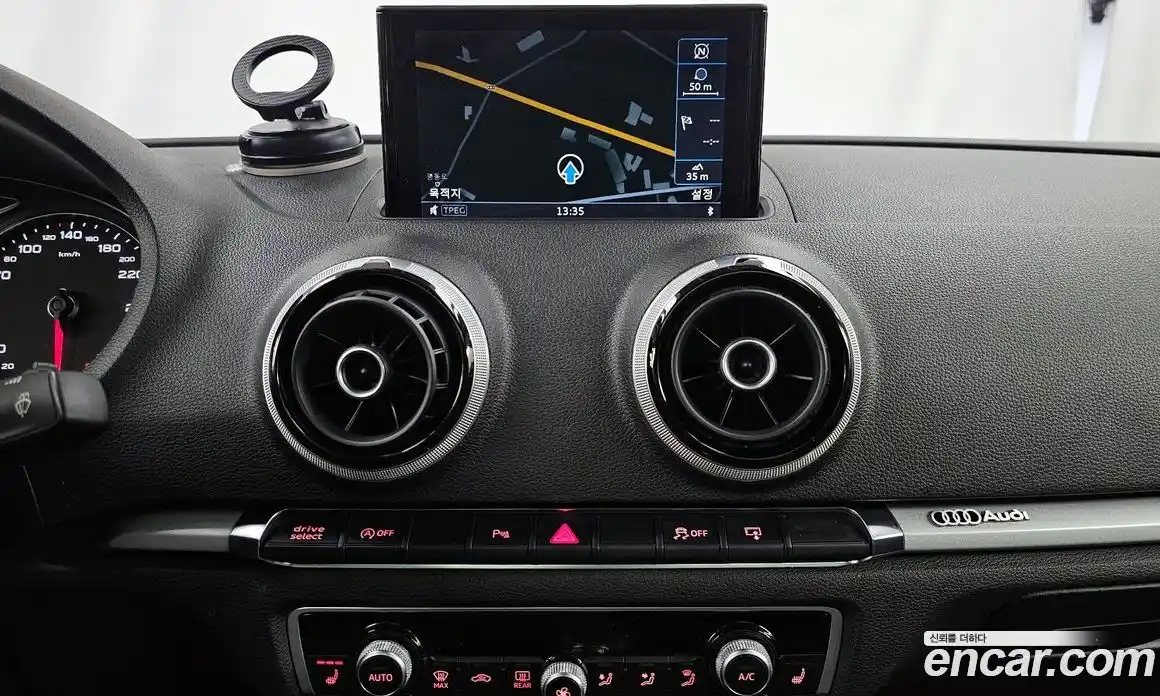 Audi A3 2015 2.0 Автомат в Москве № 162966, фото 16