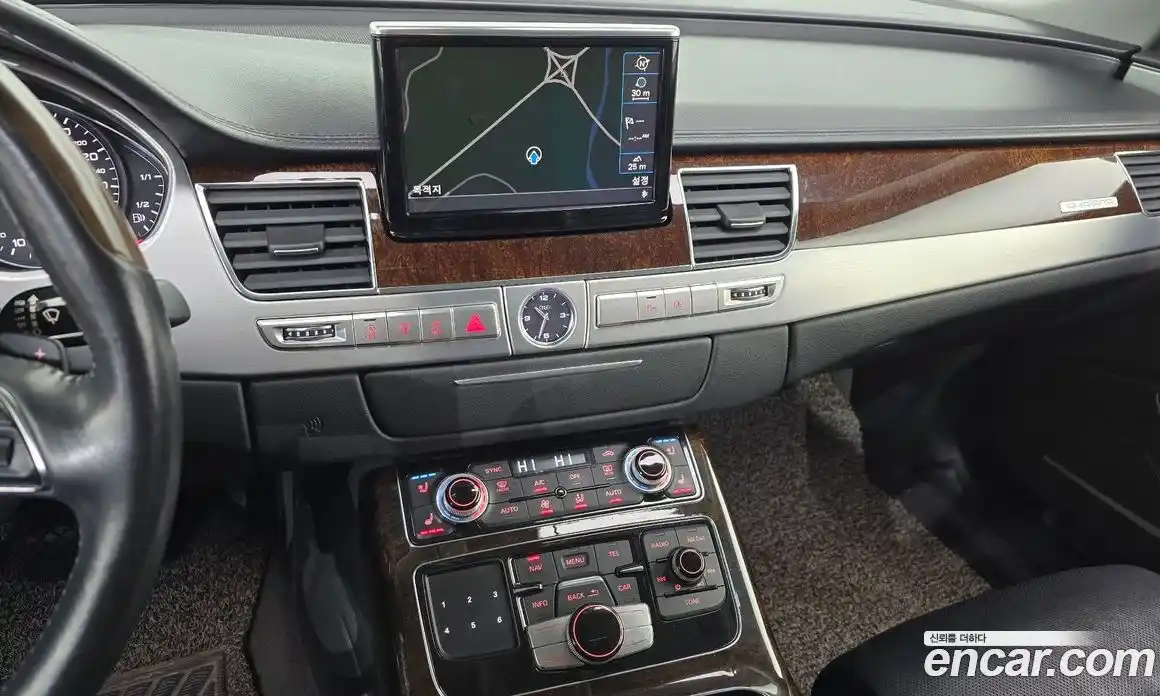 Audi A8 2014 4.1 Автомат в Москве № 163917, фото 16