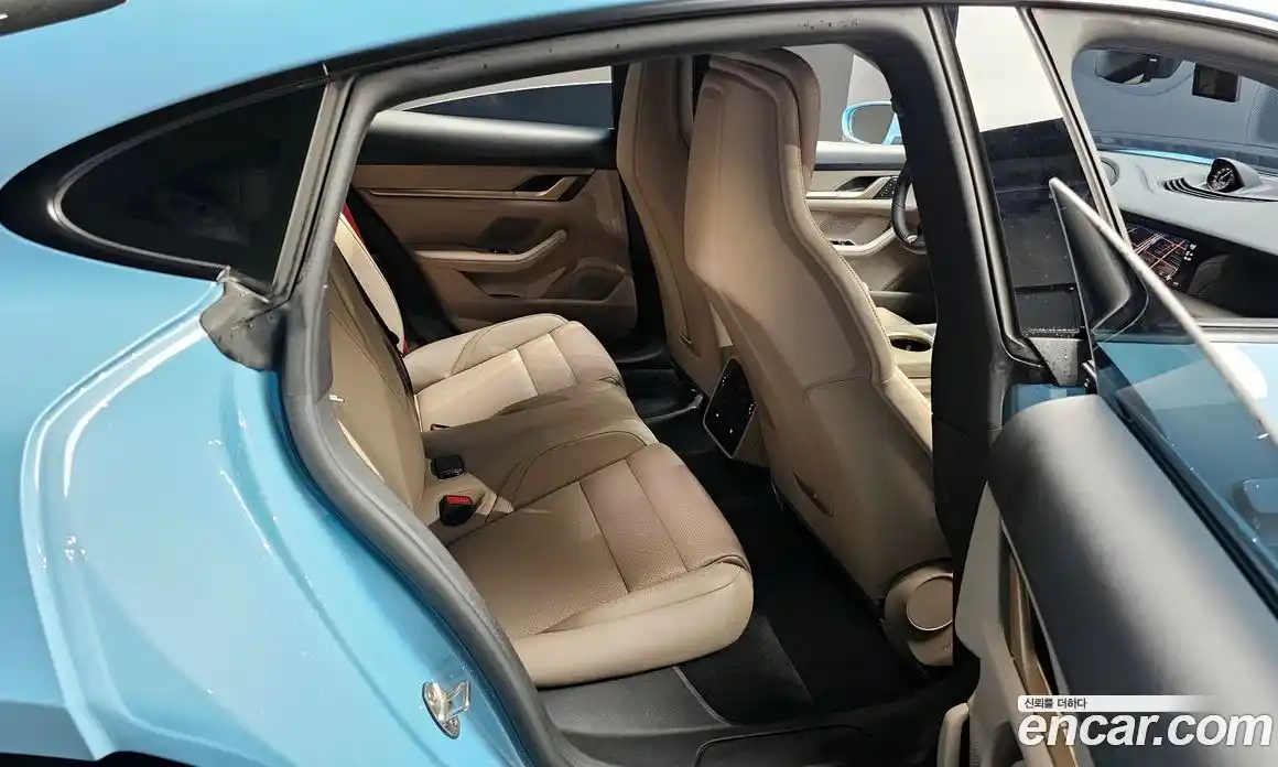 Porsche Taycan 2024 0.1 Автомат в Москве № 165110, фото 1