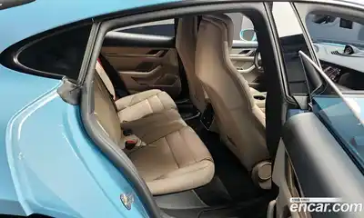 Porsche Taycan, 2024