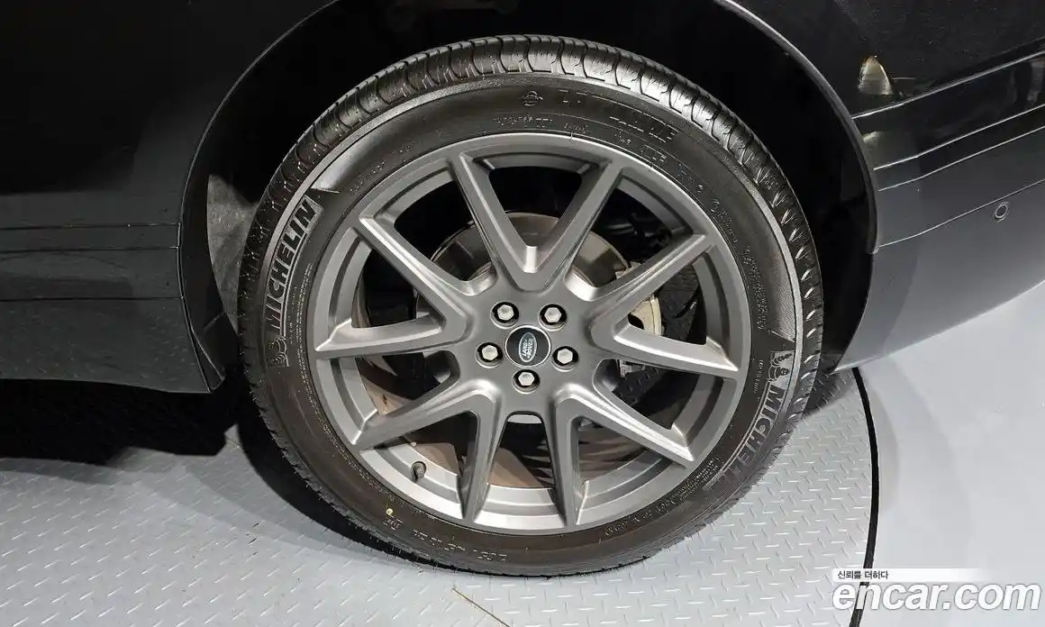 Land Rover Range-Rover Velar 2025 3.0 Автомат в Москве № 166023, фото 12