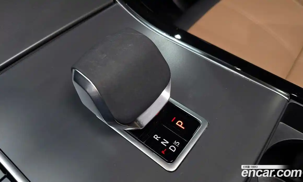 Land Rover Range-Rover Velar 2025 3.0 Автомат в Москве № 166023, фото 15