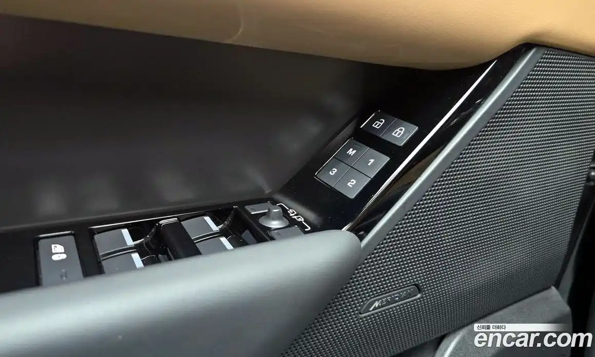 Land Rover Range-Rover Velar 2025 3.0 Автомат в Москве № 166023, фото 10