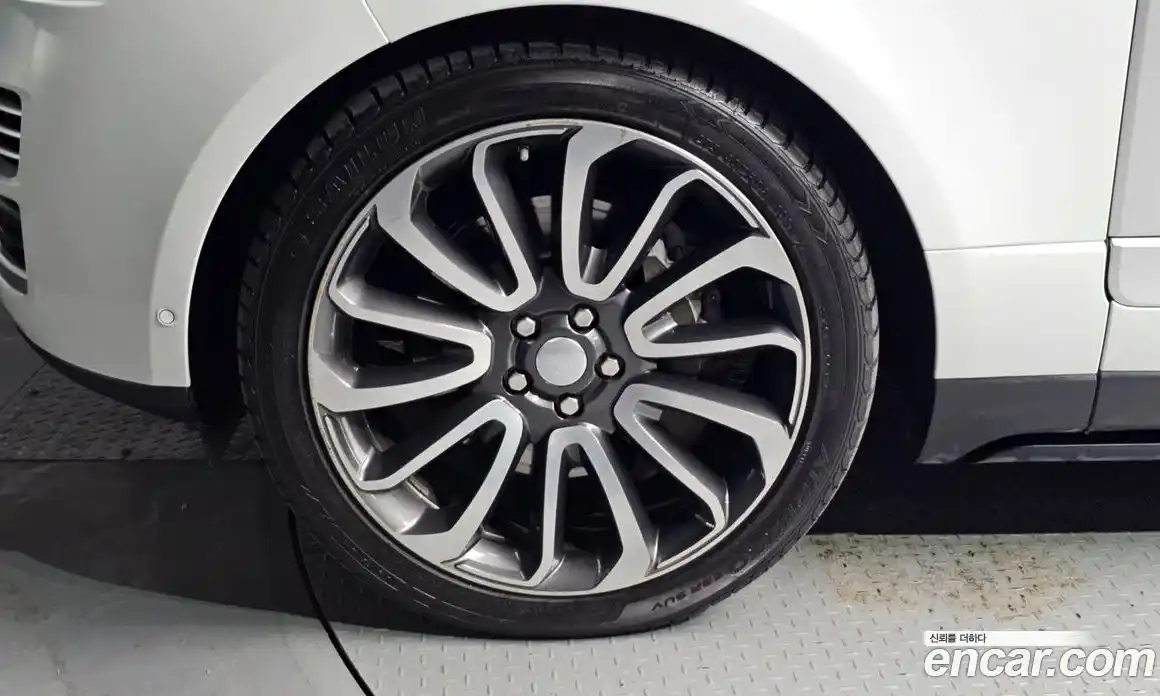 Land Rover Range-Rover 2016 4.4 Автомат в Москве № 166466, фото 3