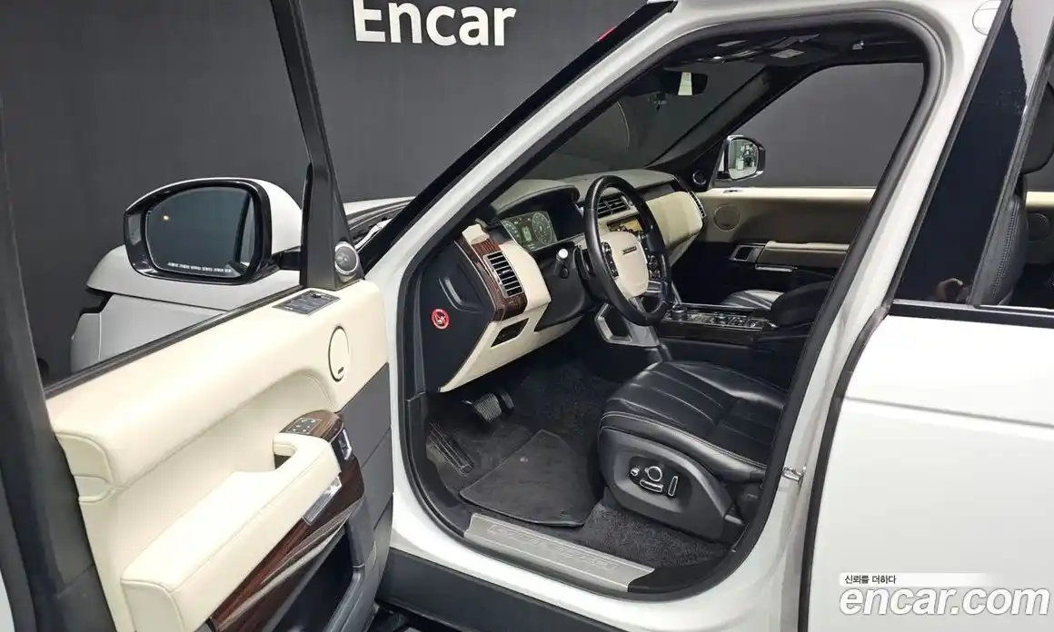 Land Rover Range-Rover 2017 4.4 Автомат в Москве № 166541, фото 14