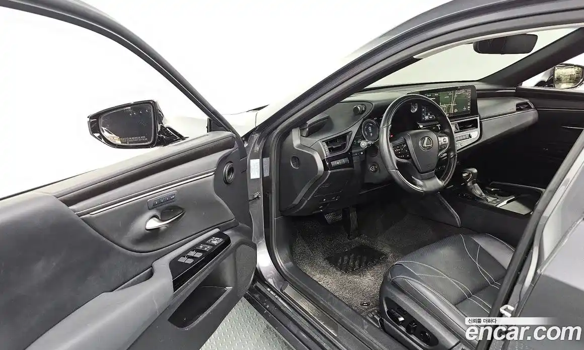 Lexus ES 2023 2.5 Автомат в Москве № 168138, фото 17