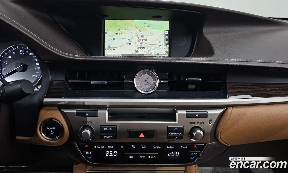 Lexus ES 2017 2.5 Автомат в Москве № 168227, фото 10