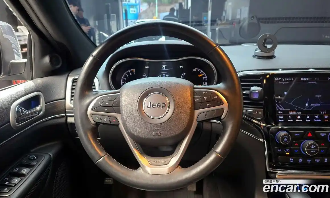 Jeep Cherokee 2019 3.6 Автомат в Москве № 169815, фото 7