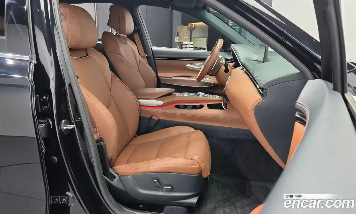 Genesis GV70 2024 2.5 Автомат в Москве № 18707, фото 2