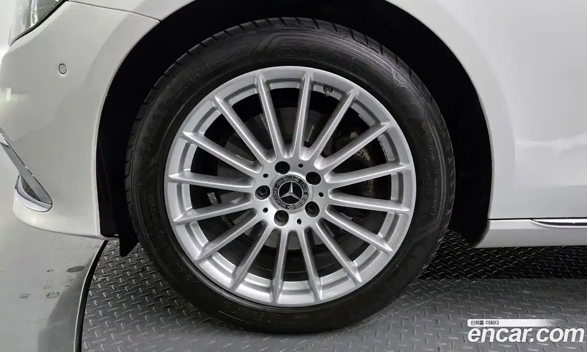 Mercedes-Benz E-Class 2021 2.0 Автомат в Москве № 192467, фото 14