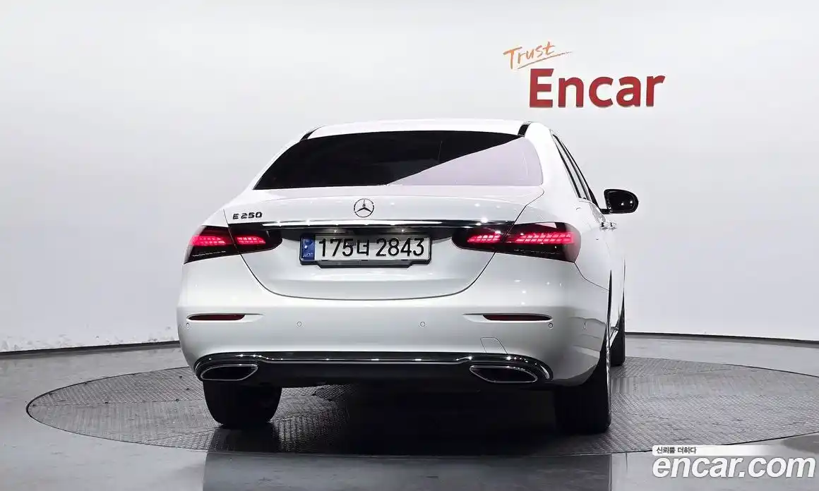 Mercedes-Benz E-Class 2021 2.0 Автомат в Москве № 192467, фото 20