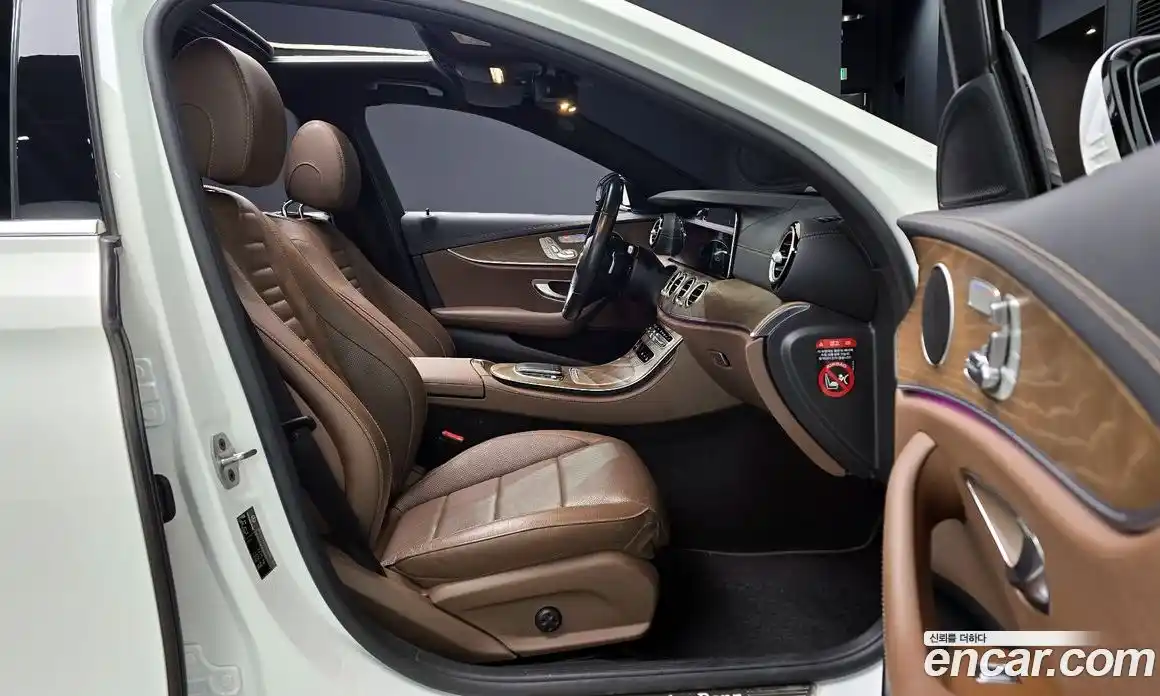 Mercedes-Benz E-Class 2021 2.0 Автомат в Москве № 192467, фото 10